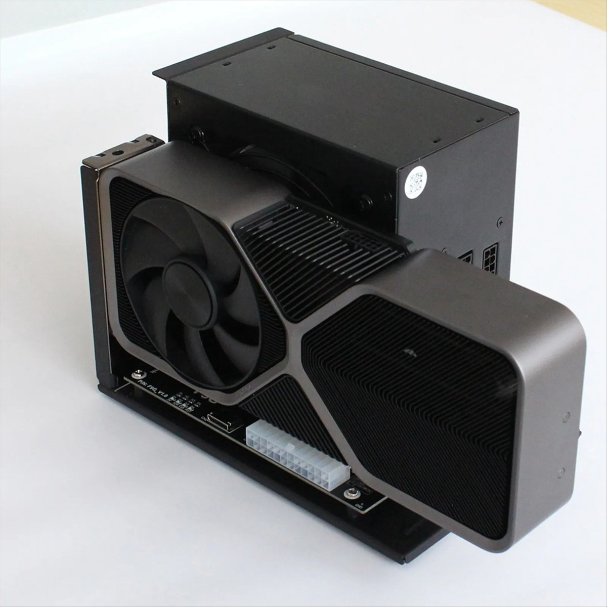 !DT~D1030F9G-BK7 การ์ดแสดงผลภา - External Gpu Dock Pcie 4.0 Oculink บทวิจารณ์และราคา